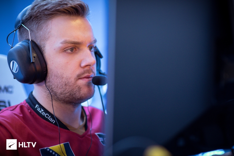 Doinb ： 你们不敢说金公犯了错误，我不敢说，因为他在我家，你们必须说！