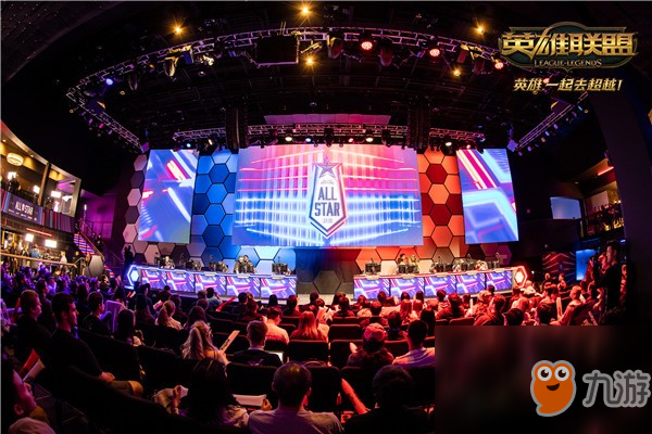 左吴：阵容在23日确认，24日， Scout 的经纪公司退出，紧急通知 Tian 寻找战队。